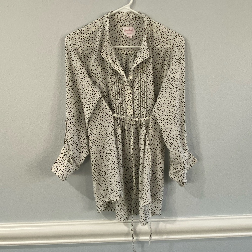 Isabel Maternity / Long Sleeve Rolled Tab Woven Maternity Top / Cream polka dot